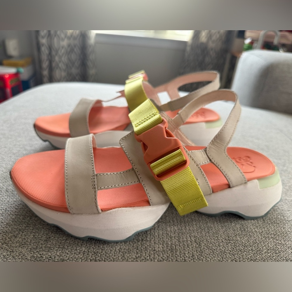 Sorel Women’s Kinetic Impact Sling Sandals (Sz. 9.5) - Picture 3 of 12